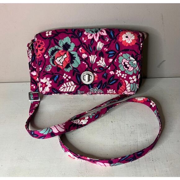 Vera Bradley Bloom Berry Turnlock Crossbody Camera Purse Bag Pink Floral - Picture 1 of 6